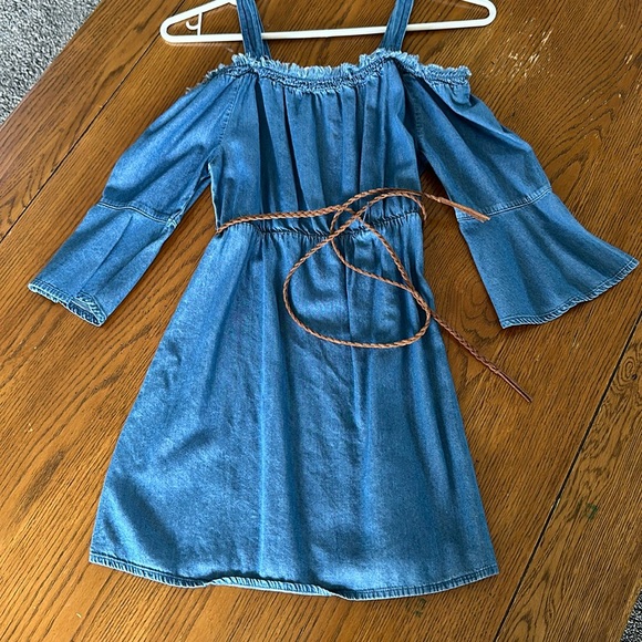 Justice officials the shoulder dress - Picture 1 of 2